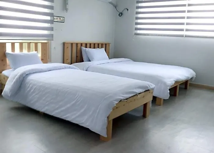 Cozy Flat Nearby Metro And E-mart For 3 Guests