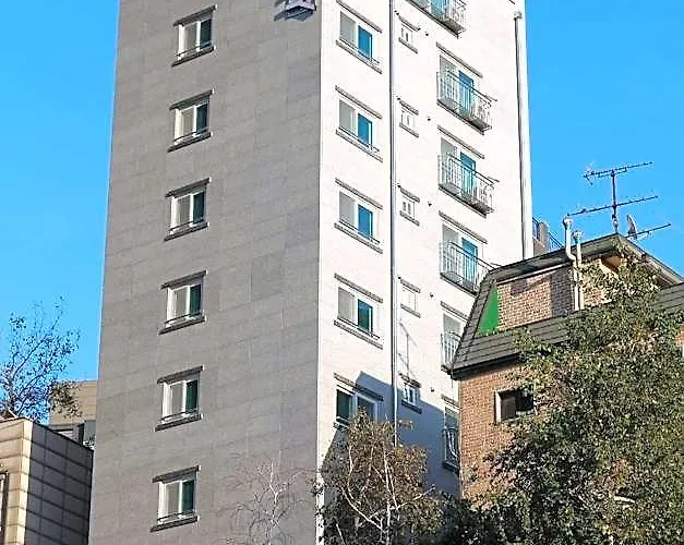 Hotel Cozy Flat Nearby Metro And E-mart For 3 Guests 5*